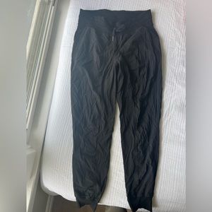 Size 8 Dance studio joggers in black - lululemon, like new